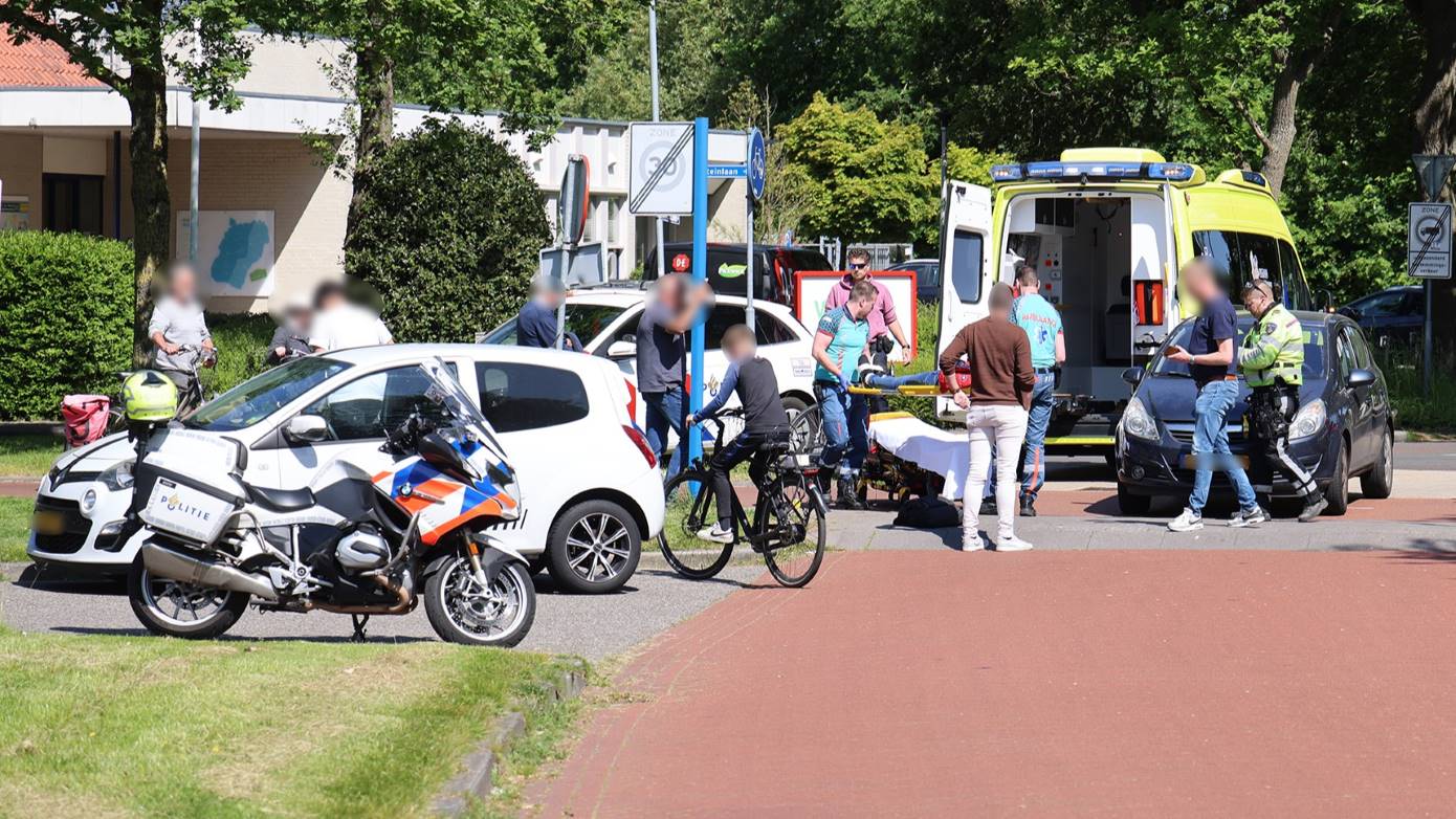 Fietser gewond bij aanrijding in Leek