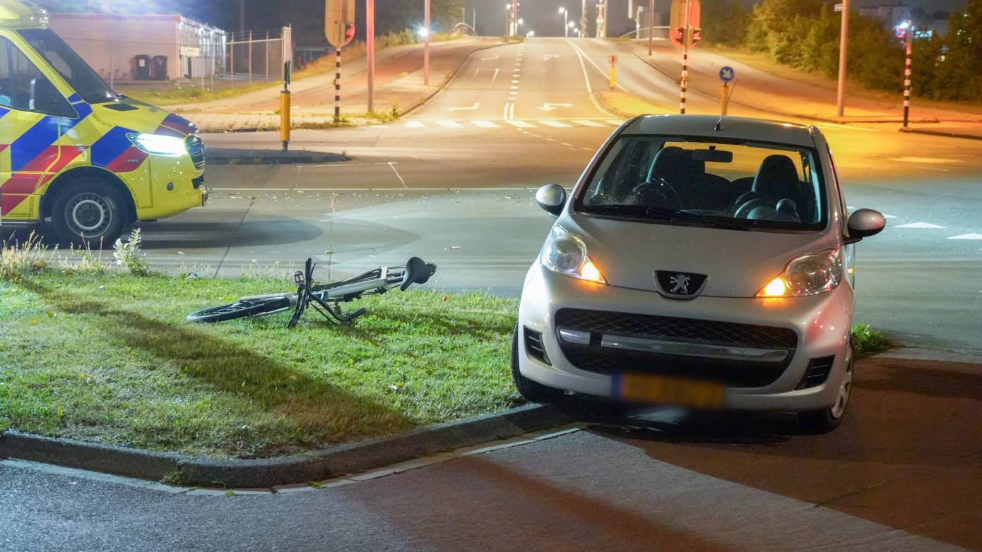 Fietser gewond bij aanrijding met auto in stad Groningen