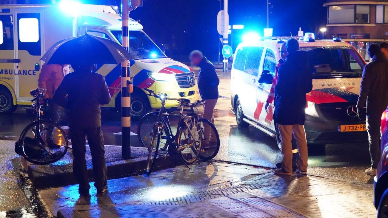 Fietsers botsen op elkaar in Stad Groningen