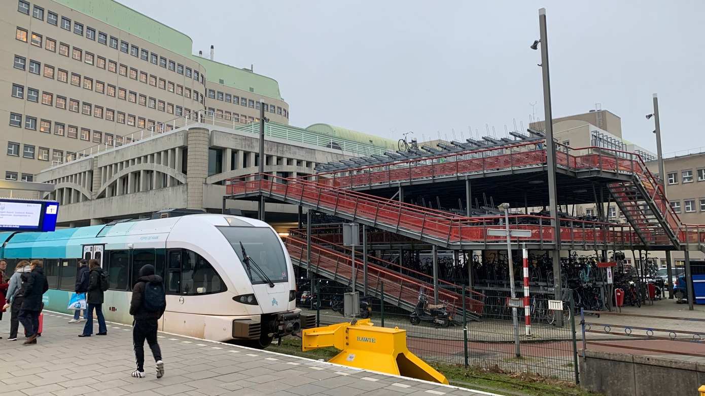 Fietsflat wijkt voor werkzaamheden Hoofdstation, tijdelijke stalling aan zuidkant