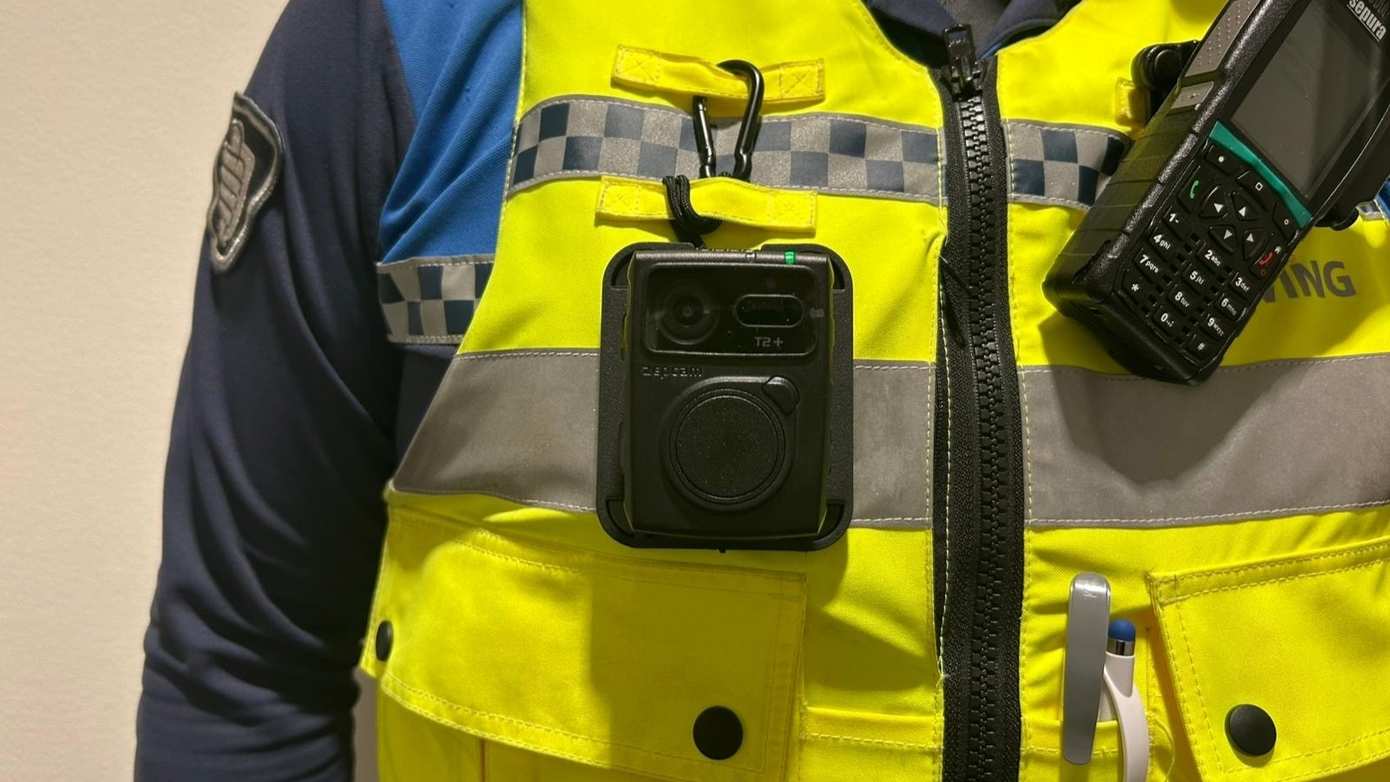 Pekela voert bodycams in voor boa’s