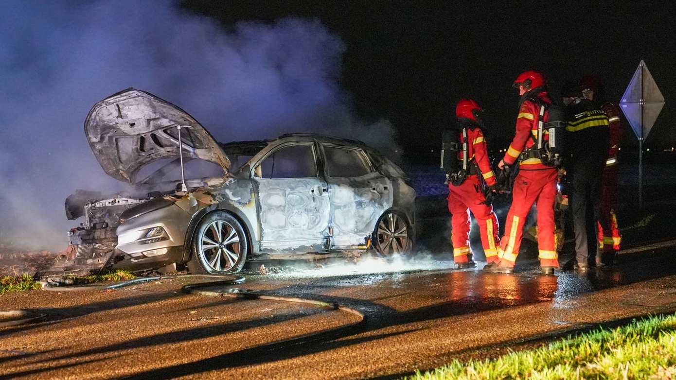 Politie zoekt getuigen van in brand steken gestolen auto