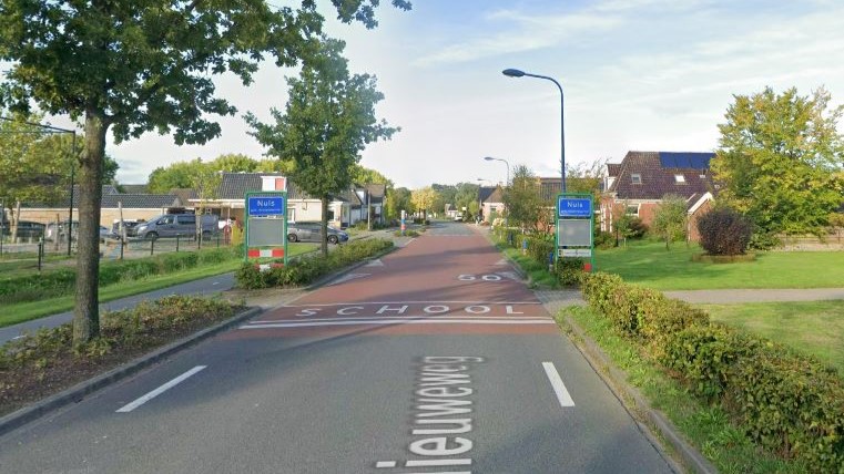 Gemeente verwijdert betonblokken bij komgrenzen Nuis en Niebert