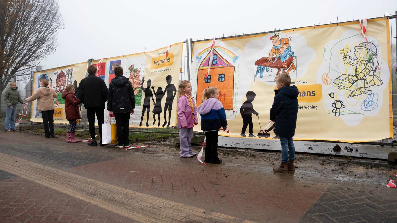 Kinderen geven kleur aan start bouw in Ten Post