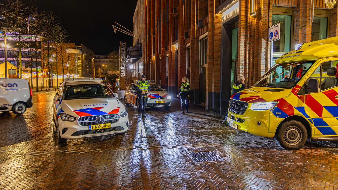 Man (19) in nek gestoken na conflict in stad