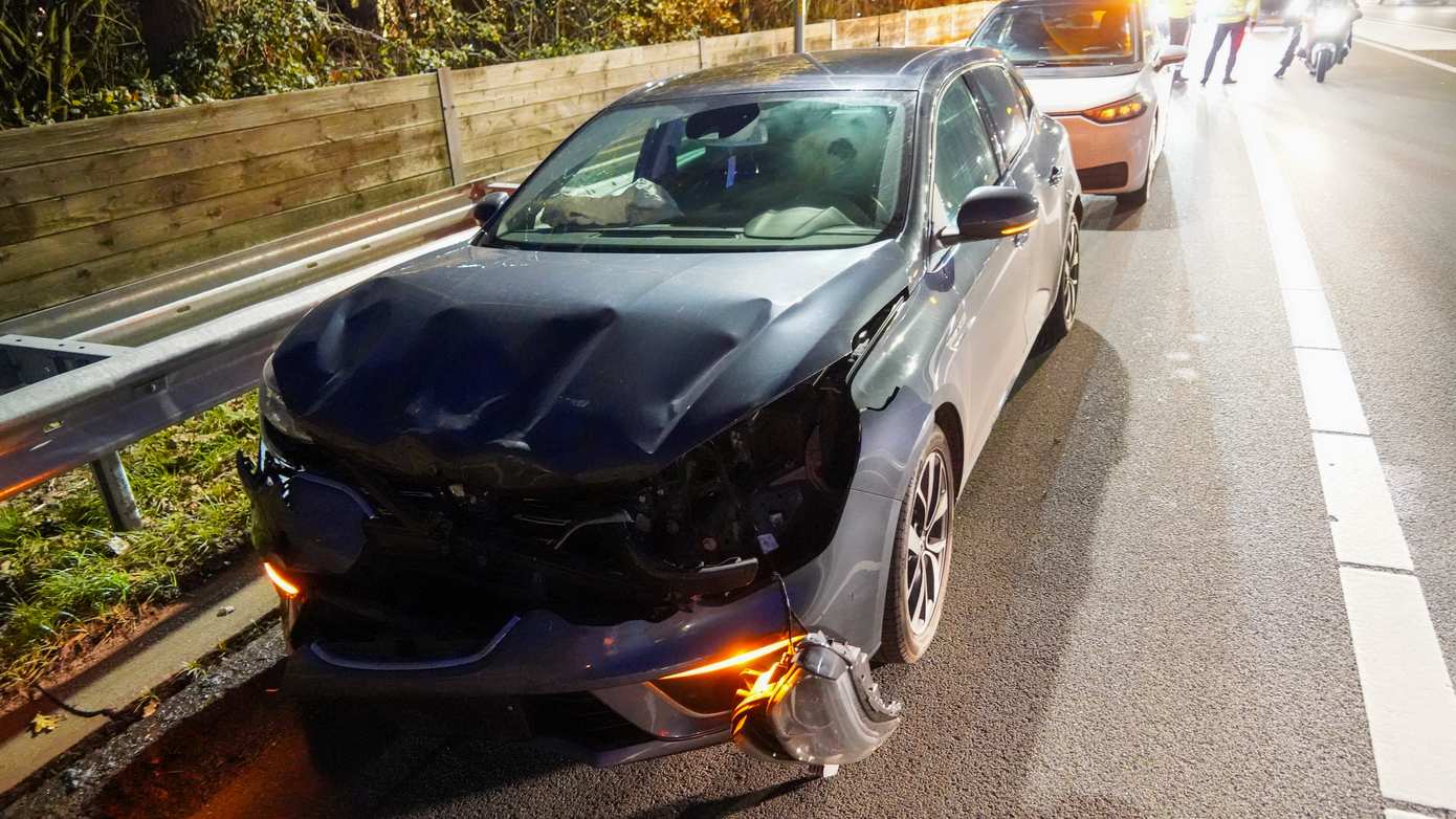 Files door ongeval tussen twee auto's