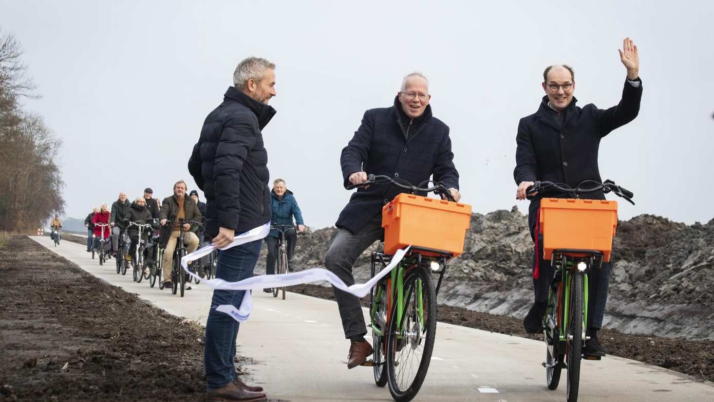 Laatste deel Doorfietsroute Ten Boer-Groningen en vernieuwde Noorddijkerweg geopend