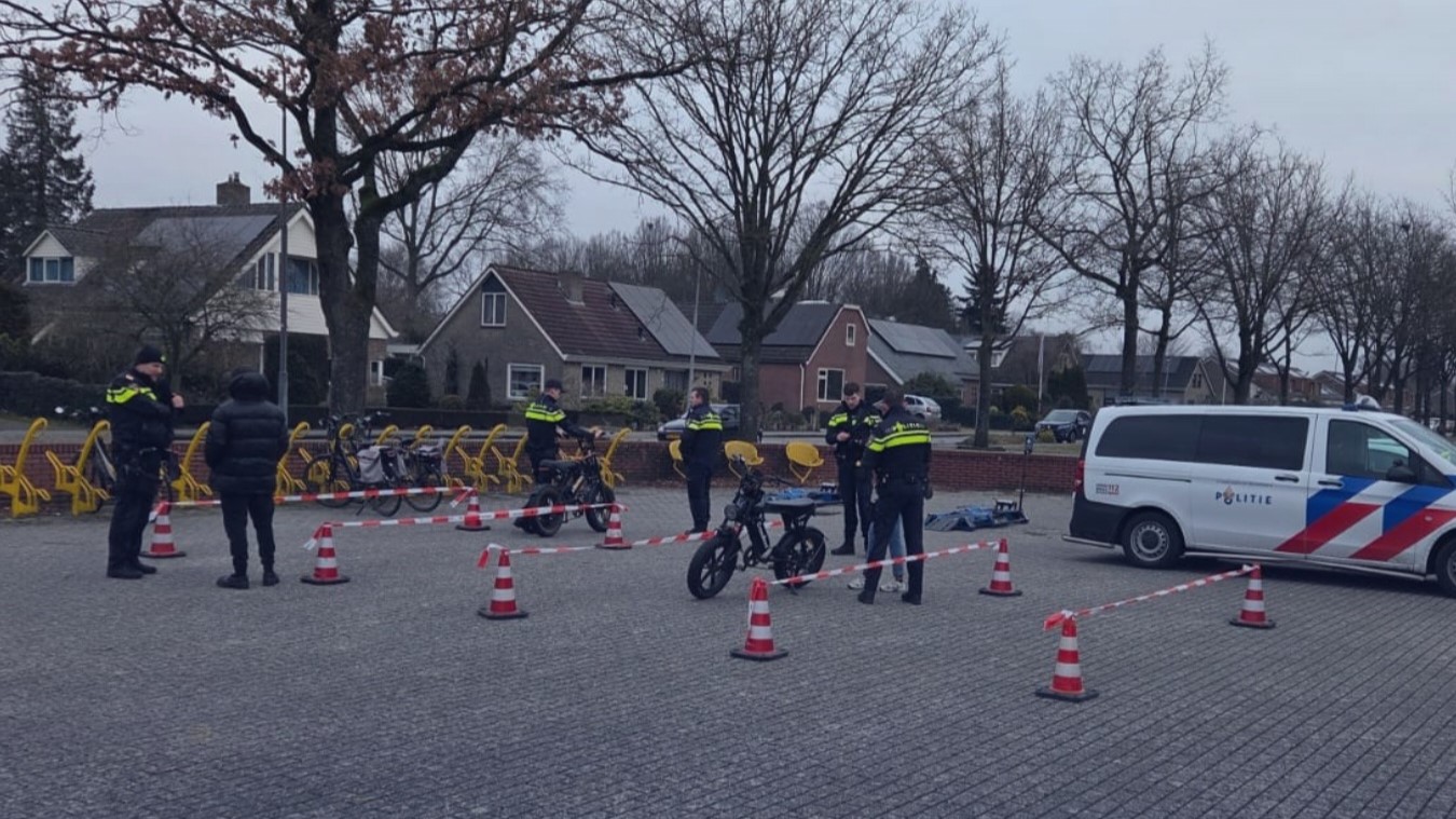 Bekeuringen en WOK-meldingen tijdens controle op brom- en fatbikes in Hoogezand en Veendam