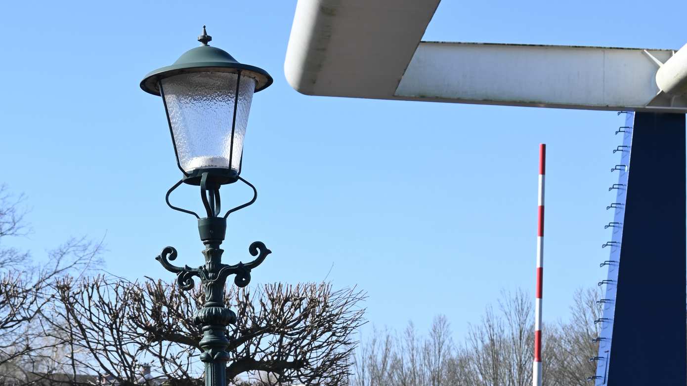 Verkoop oude lantaarnpalen Pekelder Hoofddiep volgende week van start