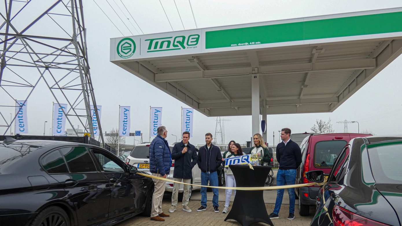 Feestelijke opening FC-tankstation van TinQ