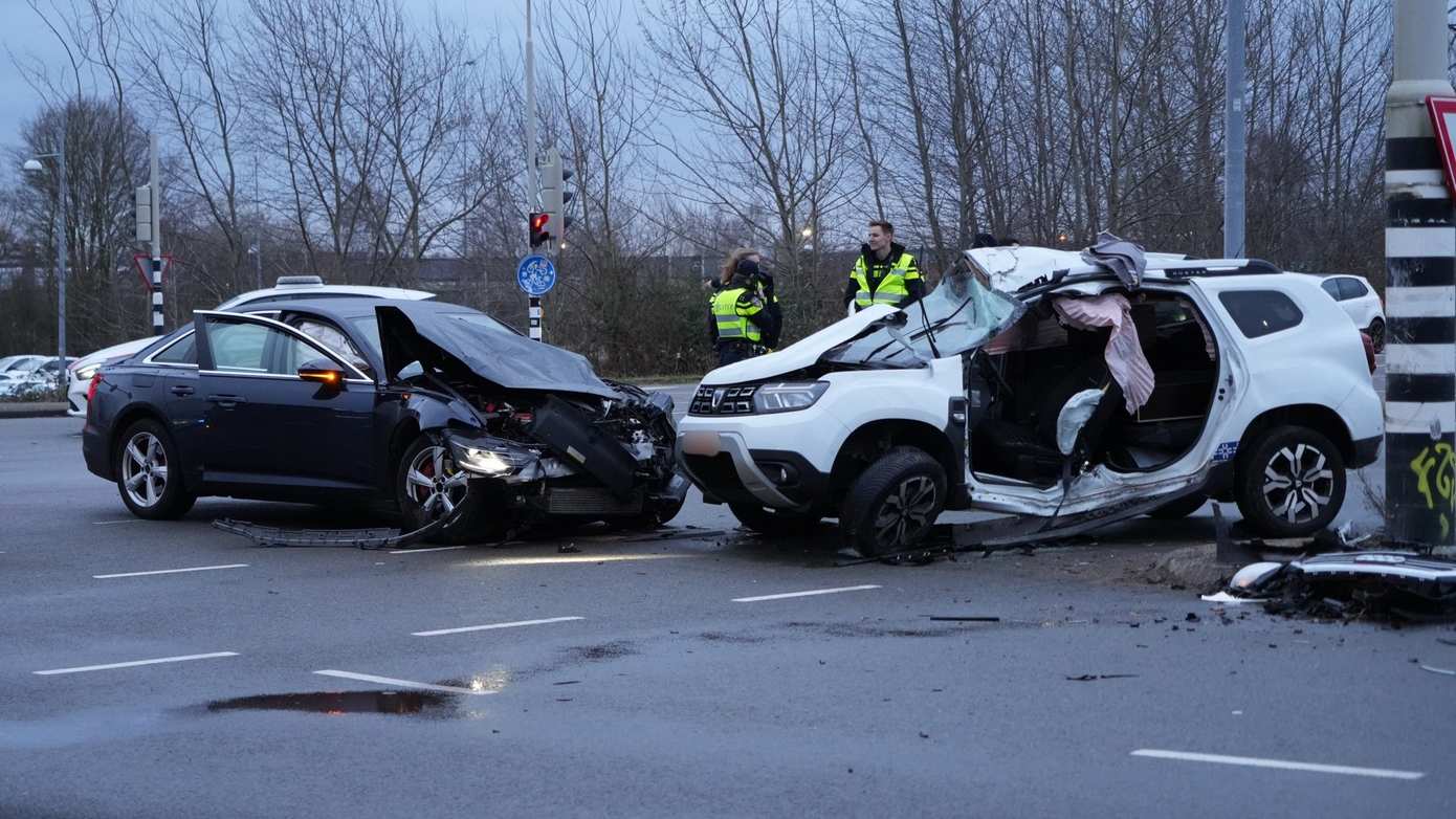 Twee gewonden bij ernstig ongeval in Groningen