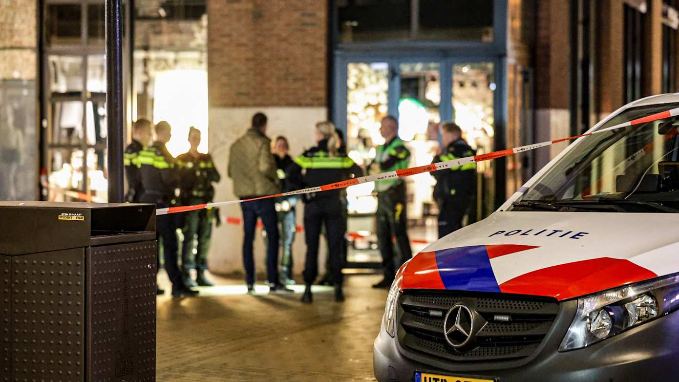 Persoon zwaargewond na steekpartij, dader gevlucht