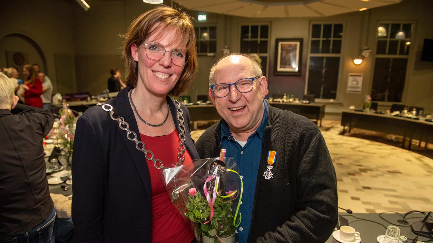 Koninklijke onderscheiding voor vertrekkend Oldambtster raadslid