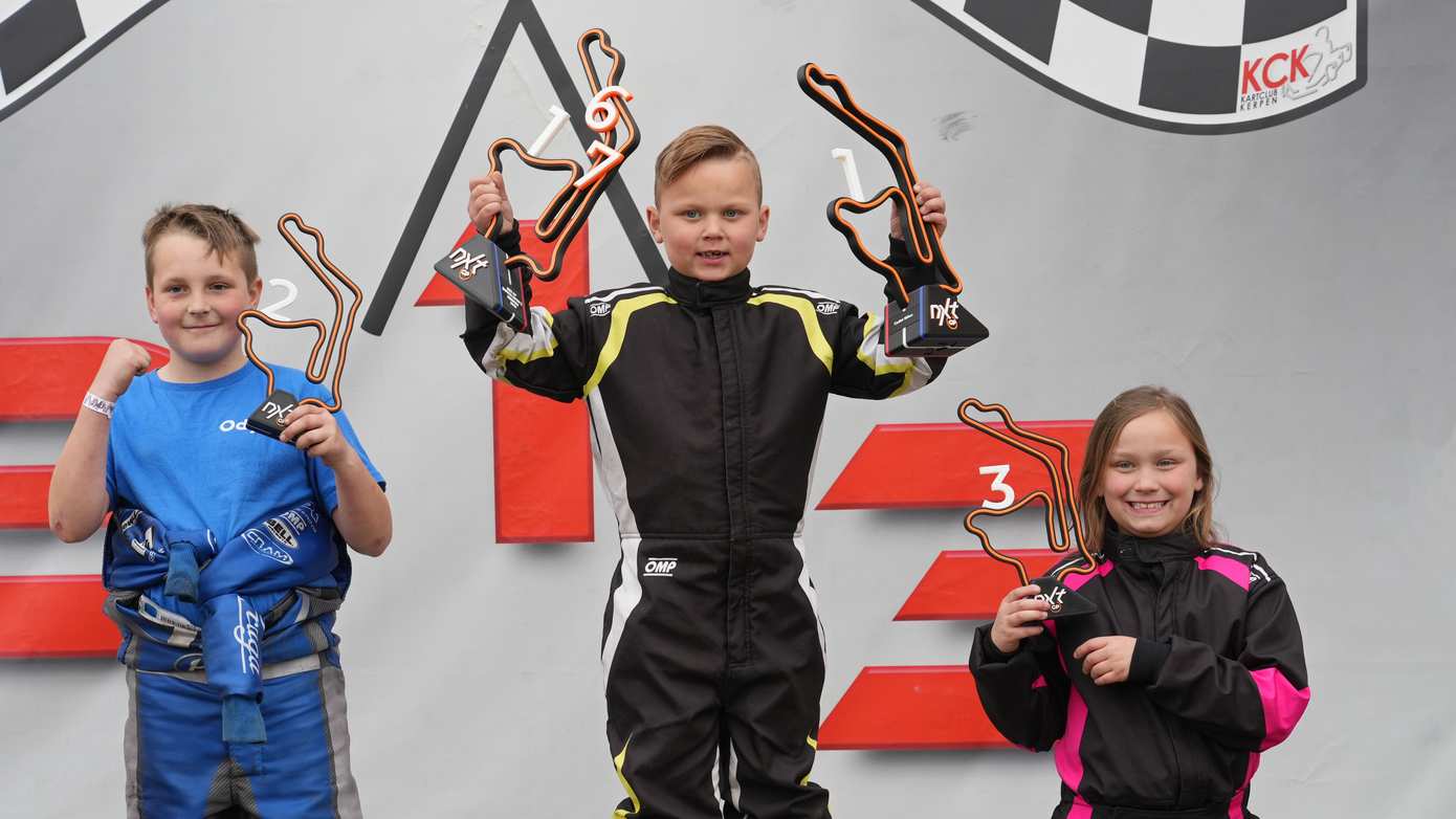 Broer en zus Ten Holt allebei op podium; Floyd (7) wint alles in Kerpen, Phylicia (8) knap derde