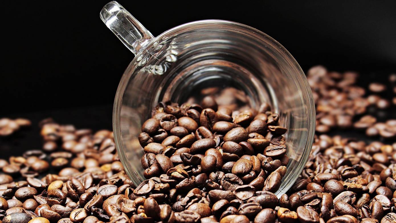 Nationaal Koffie & Thee Onderzoek 2022: koffie en thee blijven onmisbaar