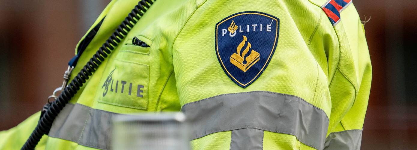 Politie zoekt doorrijder na ongeval bij rotonde Leek