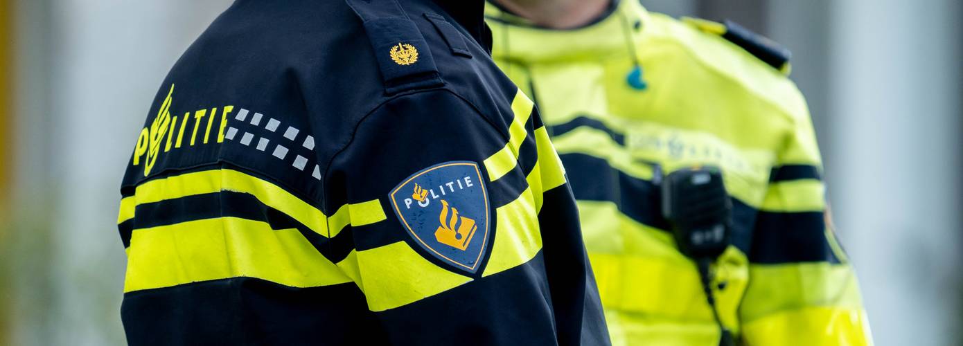 Politie in Groningen houdt man aan wegens wapen- en drugsbezit 