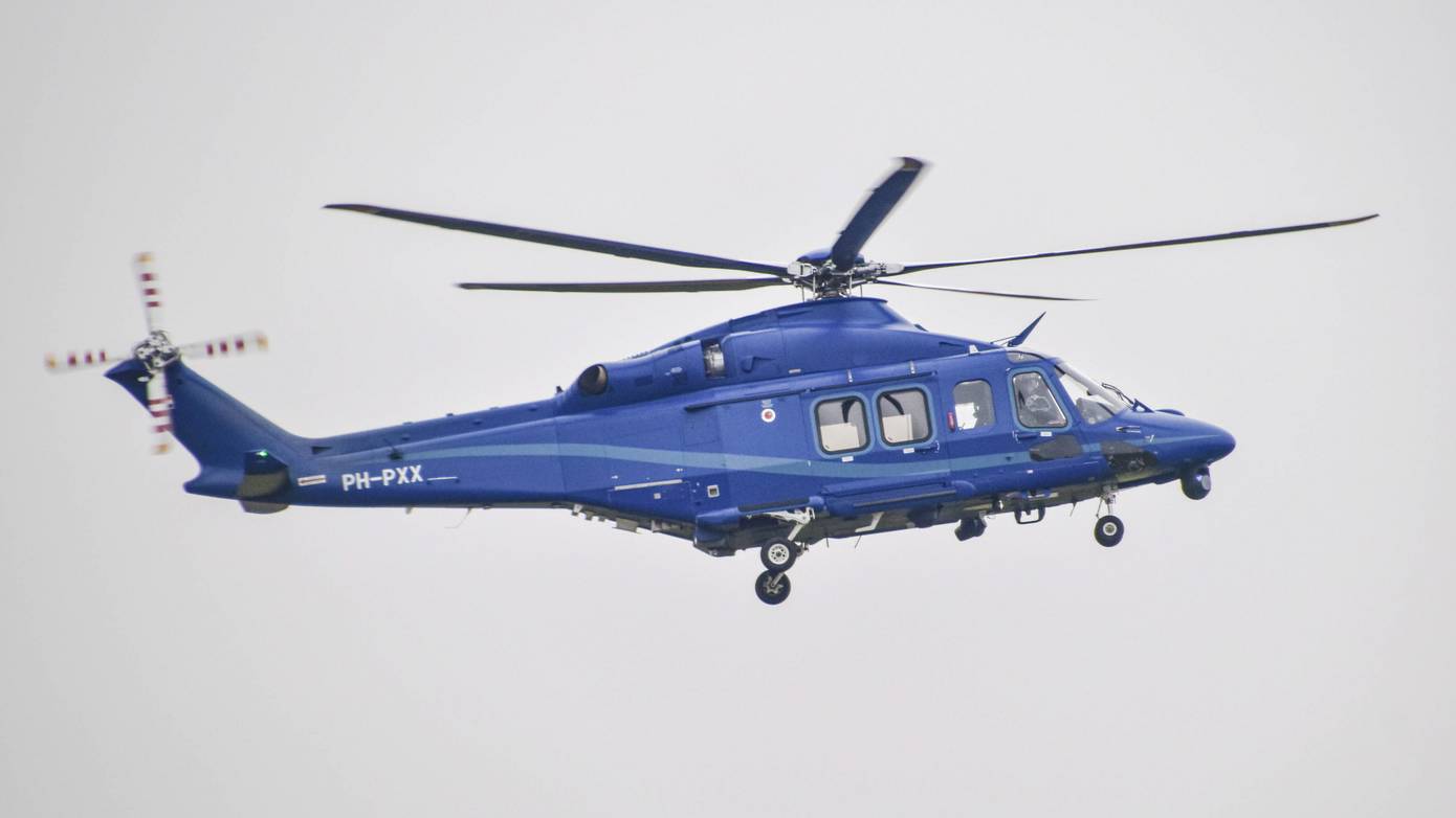 Zoekactie met twee helikopters en reddingsboot naar vermiste persoon aan de Dollard